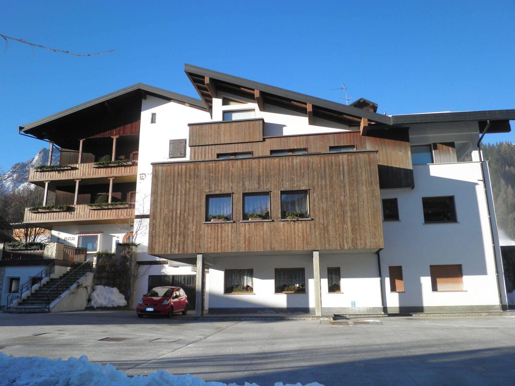 Hotel D'La Varda Di Topran D'Agata Paolo &C Sas Padola Kültér fotó