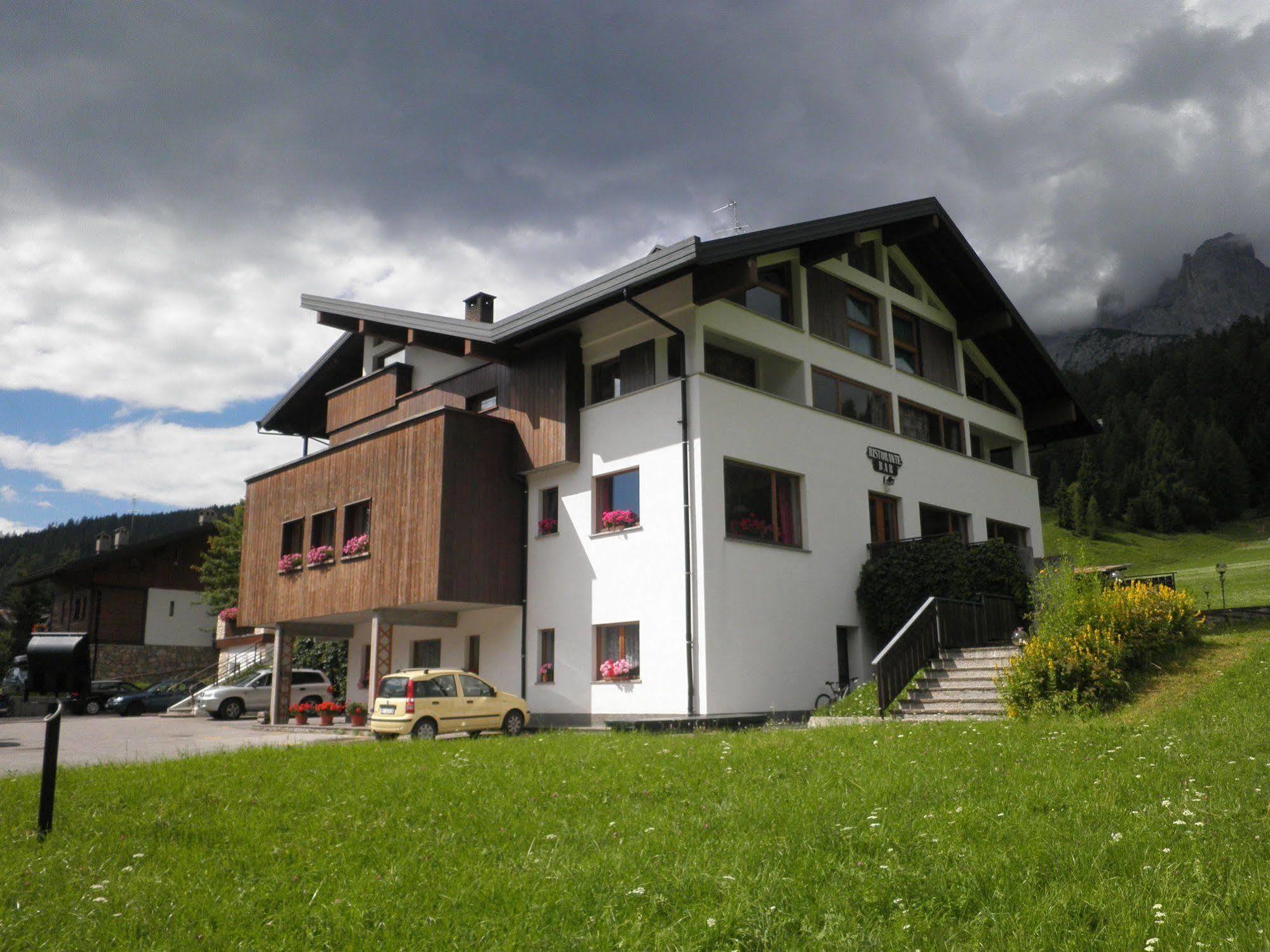 Hotel D'La Varda Di Topran D'Agata Paolo &C Sas Padola Kültér fotó